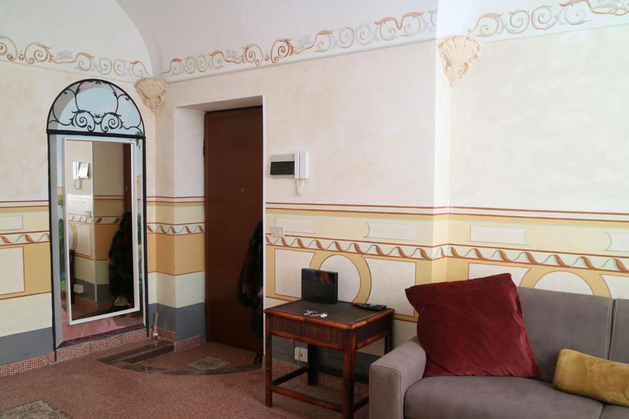 Toffee Palmari 23 - Seven Suites Sanremo Luaran gambar