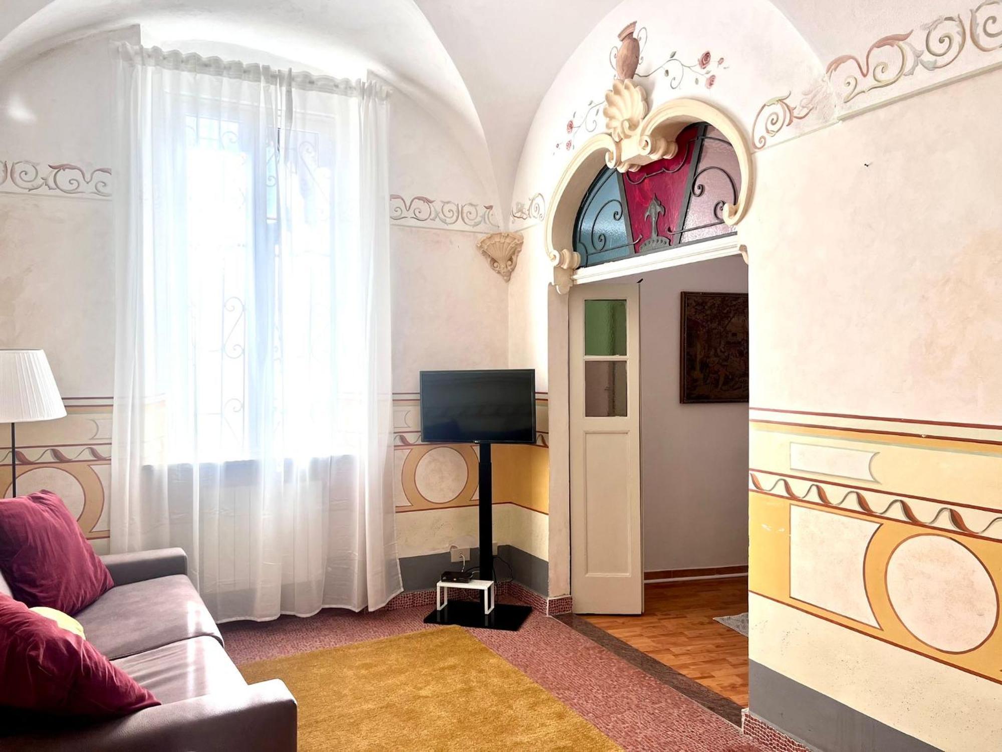 Toffee Palmari 23 - Seven Suites Sanremo Luaran gambar